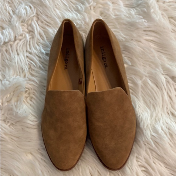Indigo Shoes - Indigo Women's Tan Loafers size 8 BNWOT color tan see all photos
